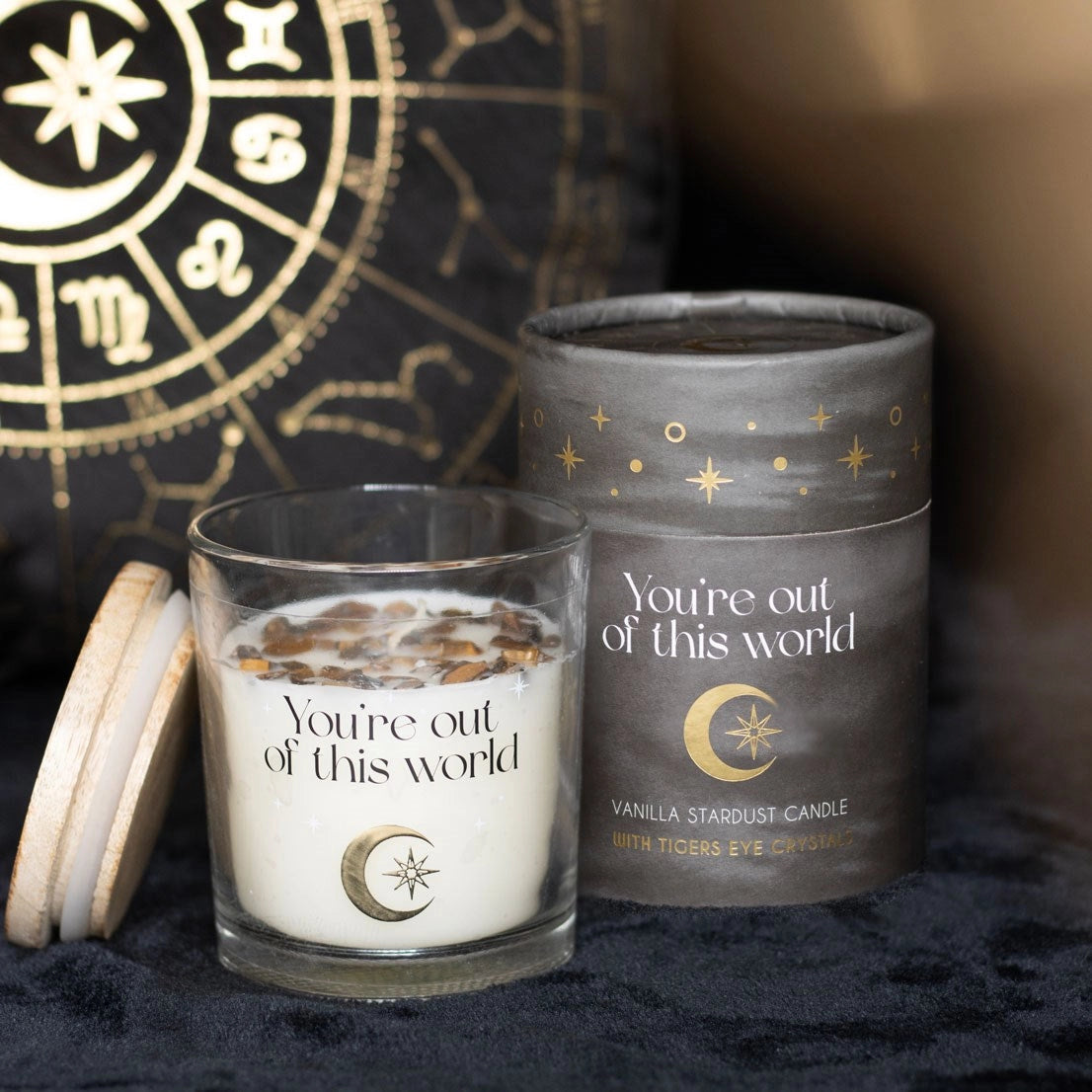 Candela al profumo di Vaniglia Stardust con scaglie di cristallo di Occhio di Tigre